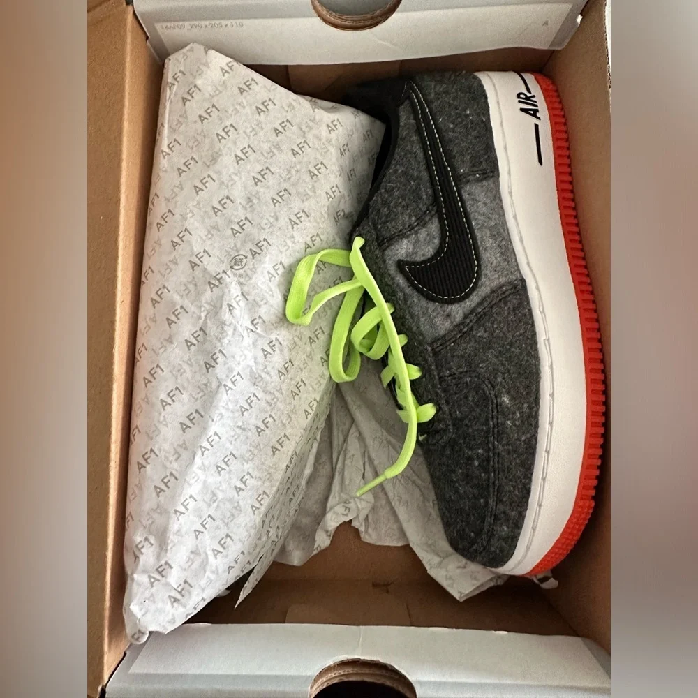 Nike Air Force 1 LV8 Halloween -Spooktacular (GS) Sneakers. New in box. 6Y/7.5 W